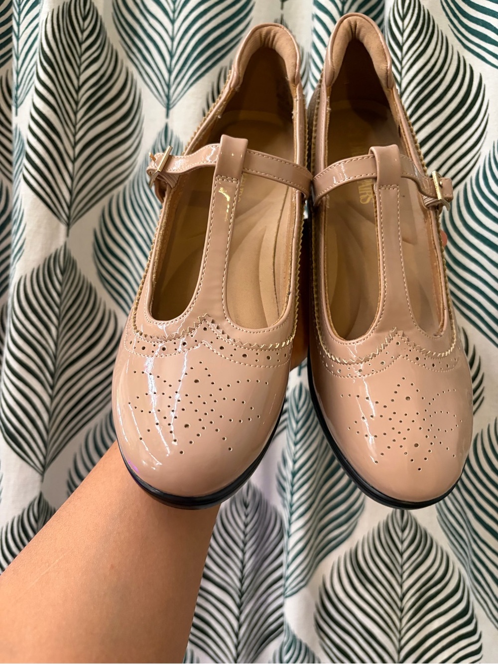 Dream Pairs Girls' Patent T-Strap Dress Shoes in Nude Pink